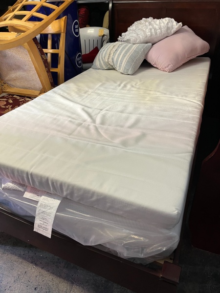 Goody Thrift Store in Santa Monica Blvd